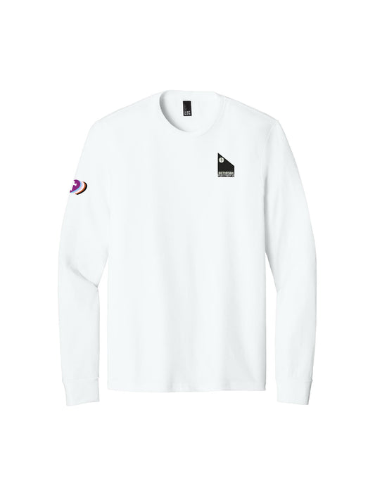 BLC201. District® Men's Perfect Tri® Long Sleeve Tee