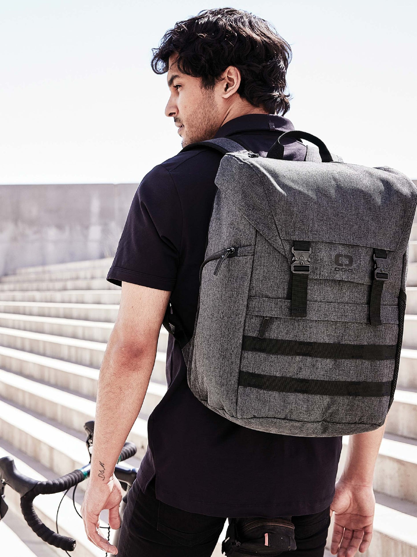 EC409. OGIO® Command Pack